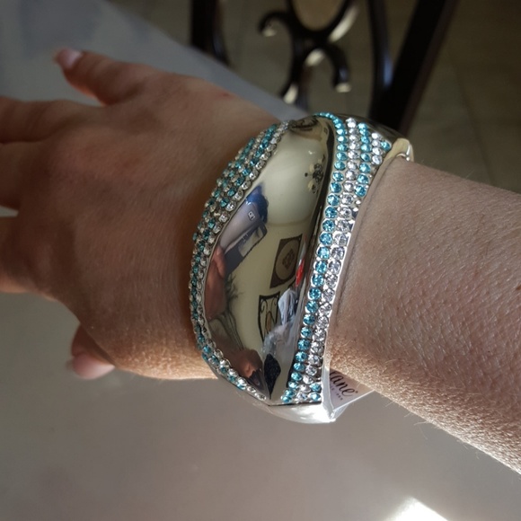 Park Lane Jewelry - Park lane NWT Cuff In A1 Shape!